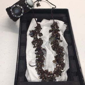 2 piece jewelry set: necklace and bracelet